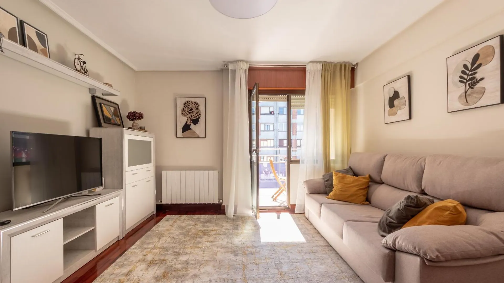 Gran Bilbao XVI With Parking By Aston Rentals location